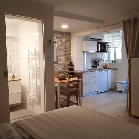 No 55 Apartament