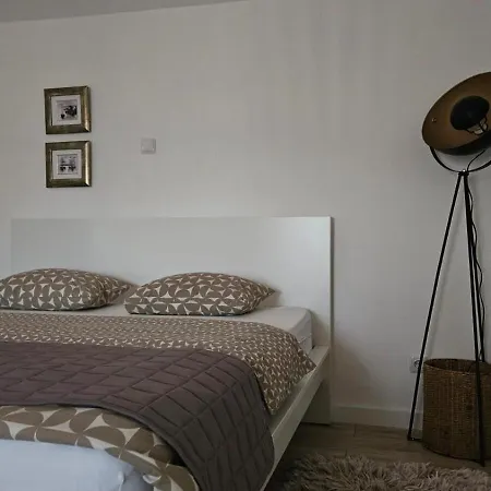 Apartament No 55 *